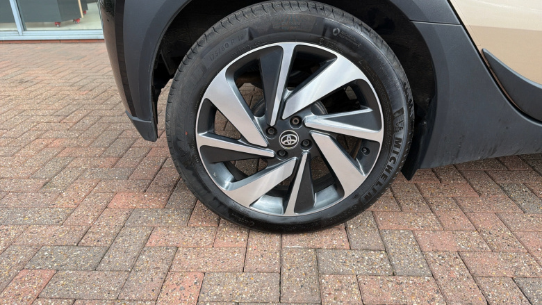 Toyota Aygo X 1.0 VVT-i Edge 5dr Petrol Hatchback